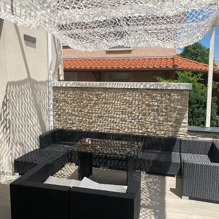Maison Lyon 8 Jardin Parking Independant Sur Demande فيلة *